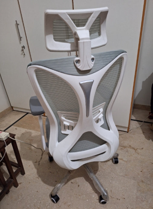 Ergonomic Mesh Office Chair, Modern Design Company CEO, Manager and Boss use chair , Modern gaming Mesh chair,  computer desk chair with height and back adjustable