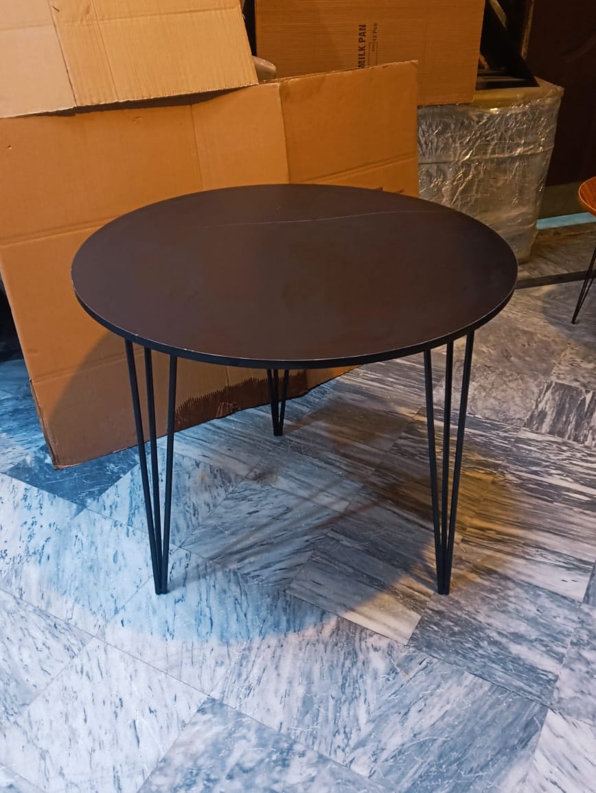 Premium Round Dining Table Set for Home & Café,  Round Dining Table Set with 5 Eames Chairs, Nordic Style Round Dining Table Set – Black & White Chairs