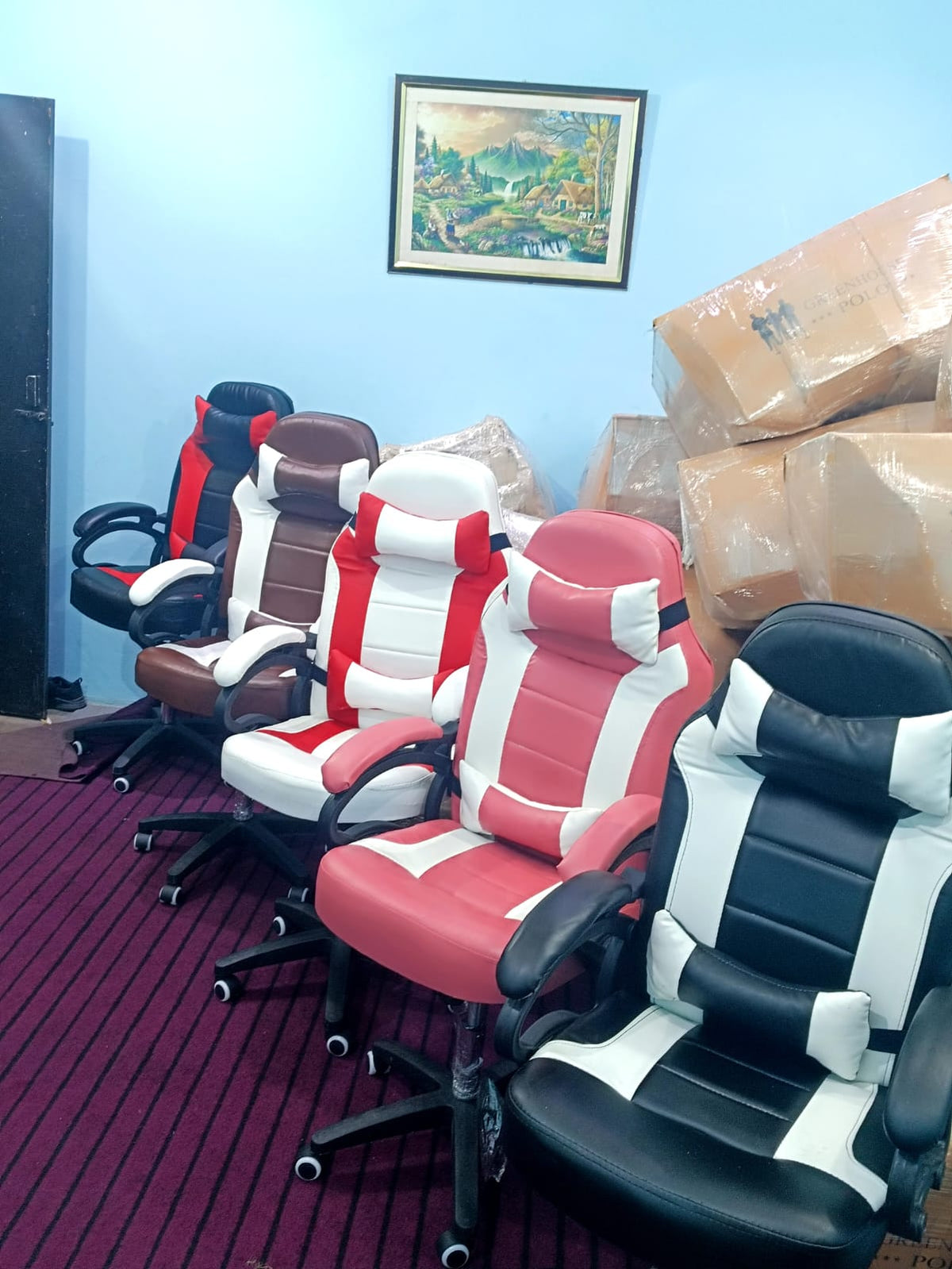 Premium High Back Executive Gaming Chair , Ergonomic Office Chair with Headrest & Lumbar Support , Padded Armrests, Rolling Computer Chair