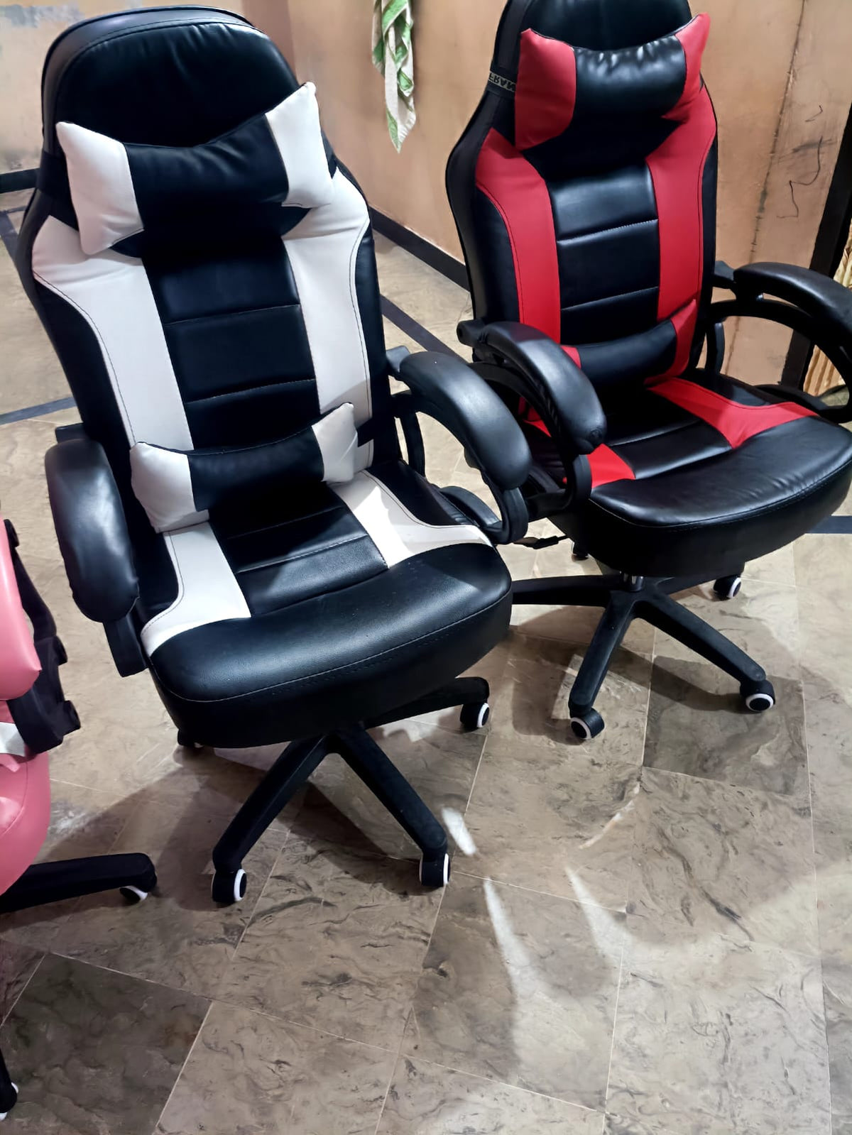 Premium High Back Executive Gaming Chair , Ergonomic Office Chair with Headrest & Lumbar Support , Padded Armrests, Rolling Computer Chair