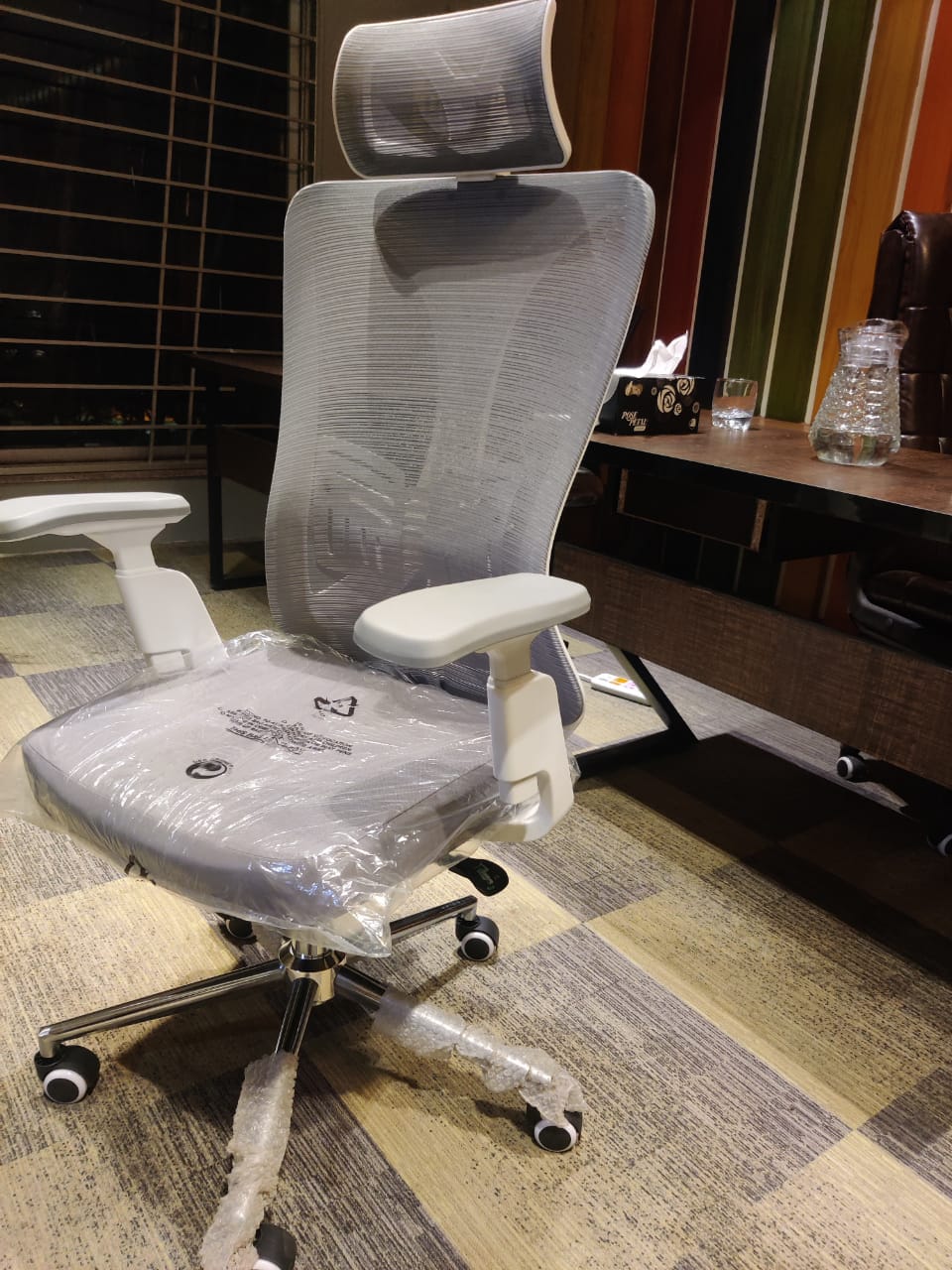Ergonomic Mesh Office Chair, Modern Design Company CEO, Manager and Boss use chair , Modern gaming Mesh chair,  computer desk chair with height and back adjustable