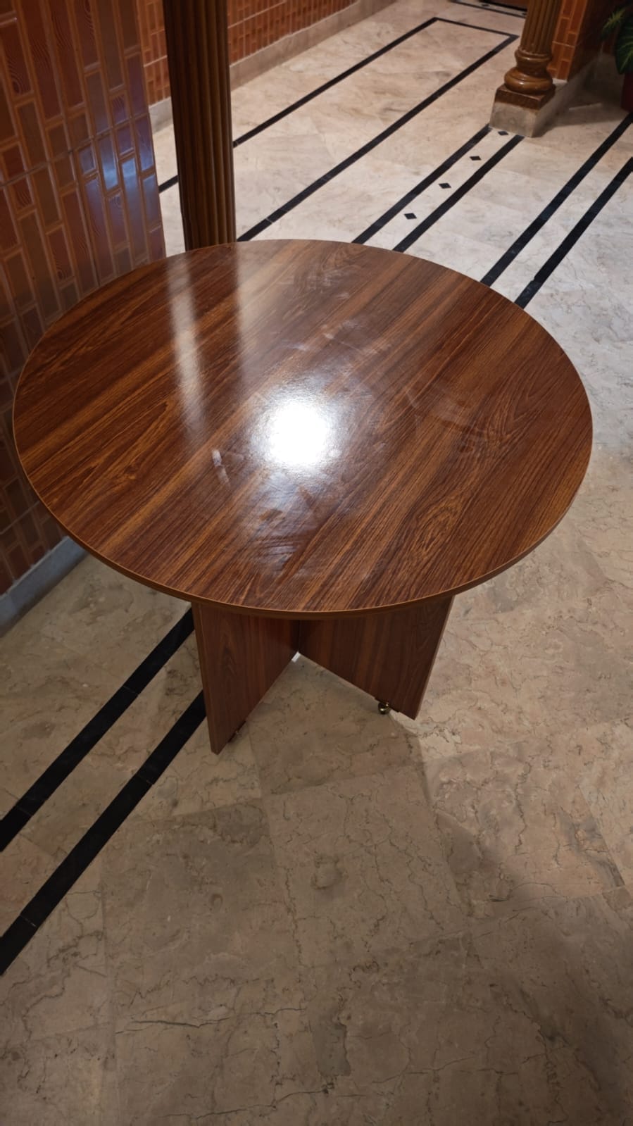 Muticolor Stylish MDF wooden moveable Dining Table , Medium size Moveable home dinner table,  Scandinavian Style breakfast table, 5 seater table for home and restaurants