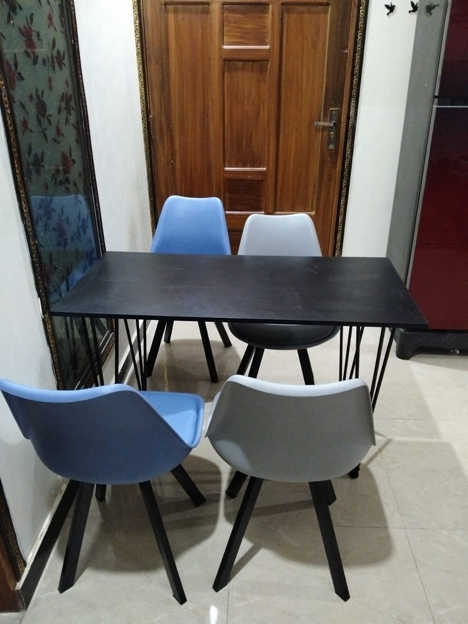 Multi-color regular use Home medium dinner table, rectangular shape Cafe and restuarant dining table, 5 person seating table , Office dinner table
